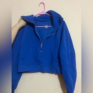 ⭐️Lululemon cropped Royal blue sweater size large